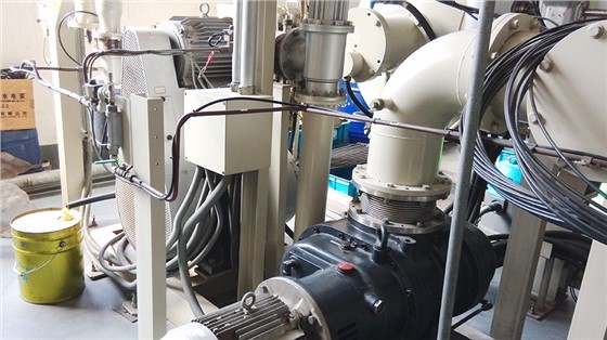 真空烧结脱脂一体炉设备实拍