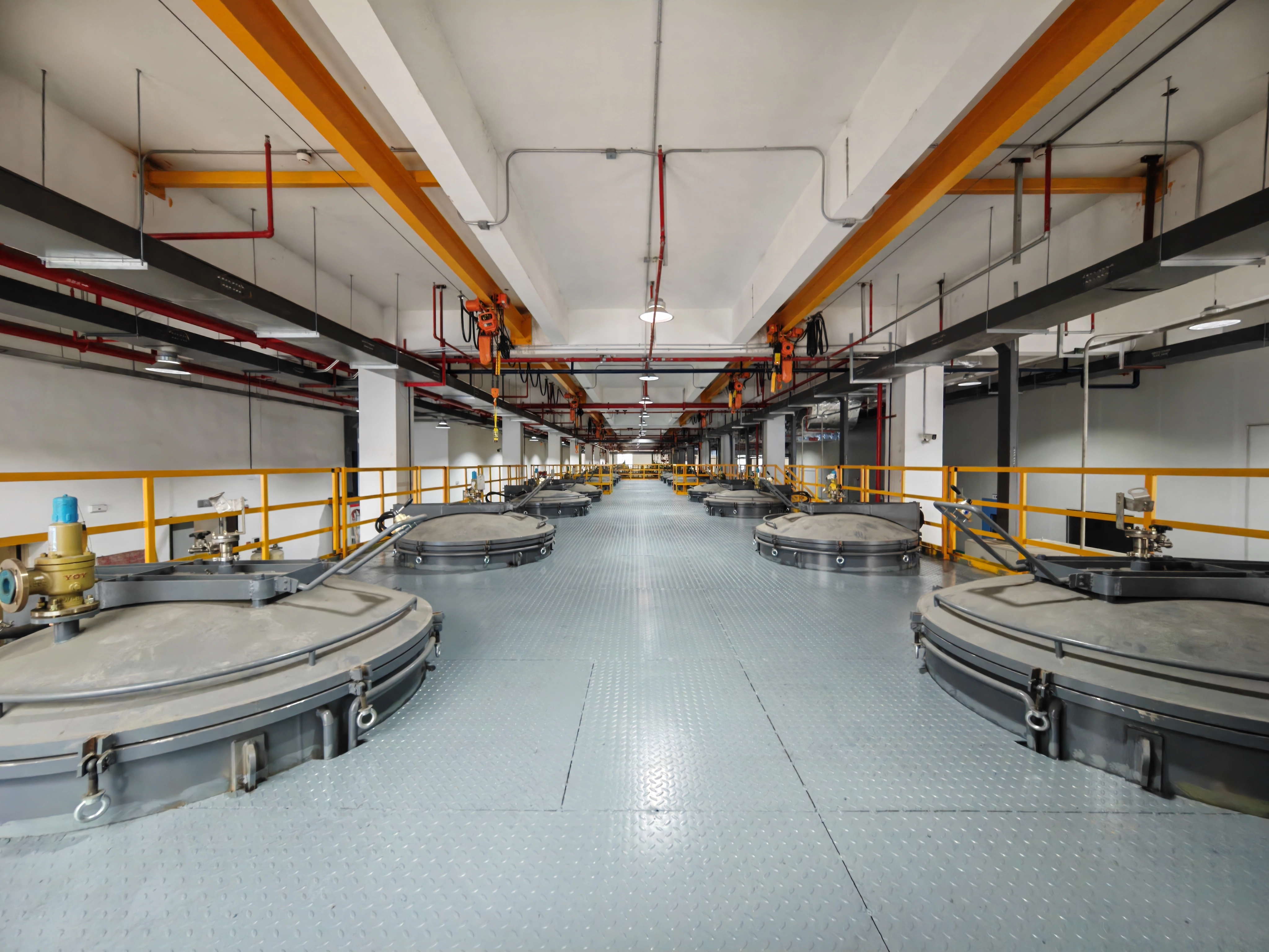 石墨发热体的规格、连接方式、更换便捷性与寿命？保温材料是石墨毡还是碳毡？预期寿命？