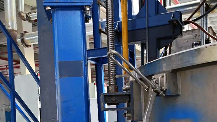 底装料多工位气相沉积炉